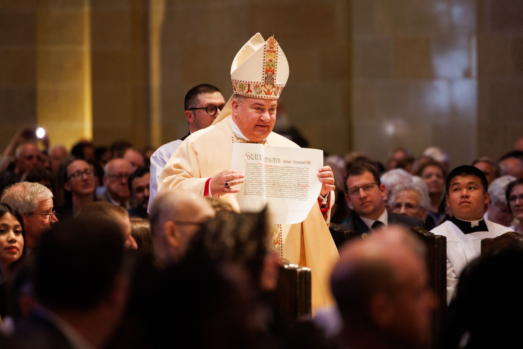 050725-owh-new-archbishop-nf-01.JPG